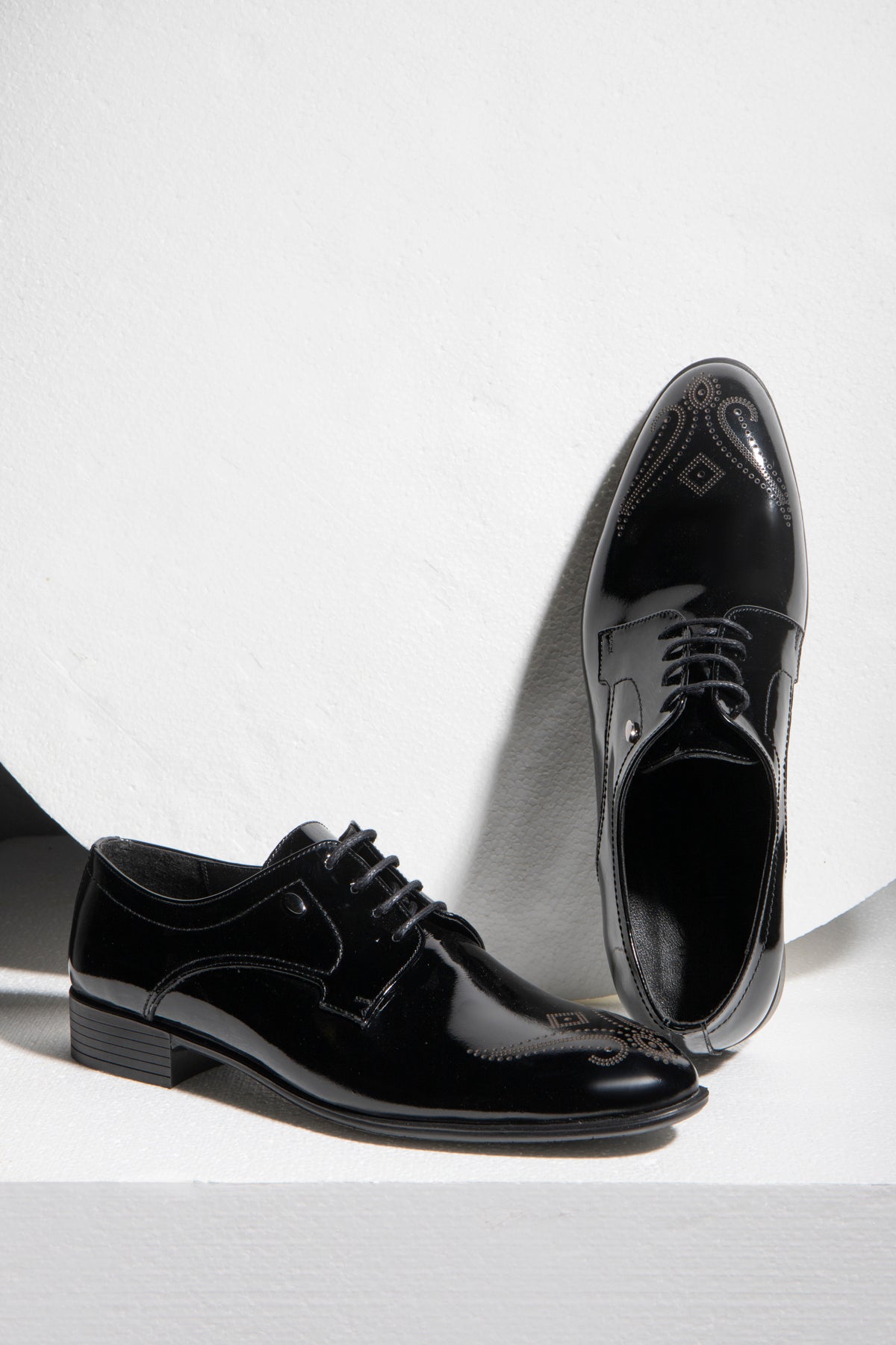 Men's Shinny Black Leather Shoes