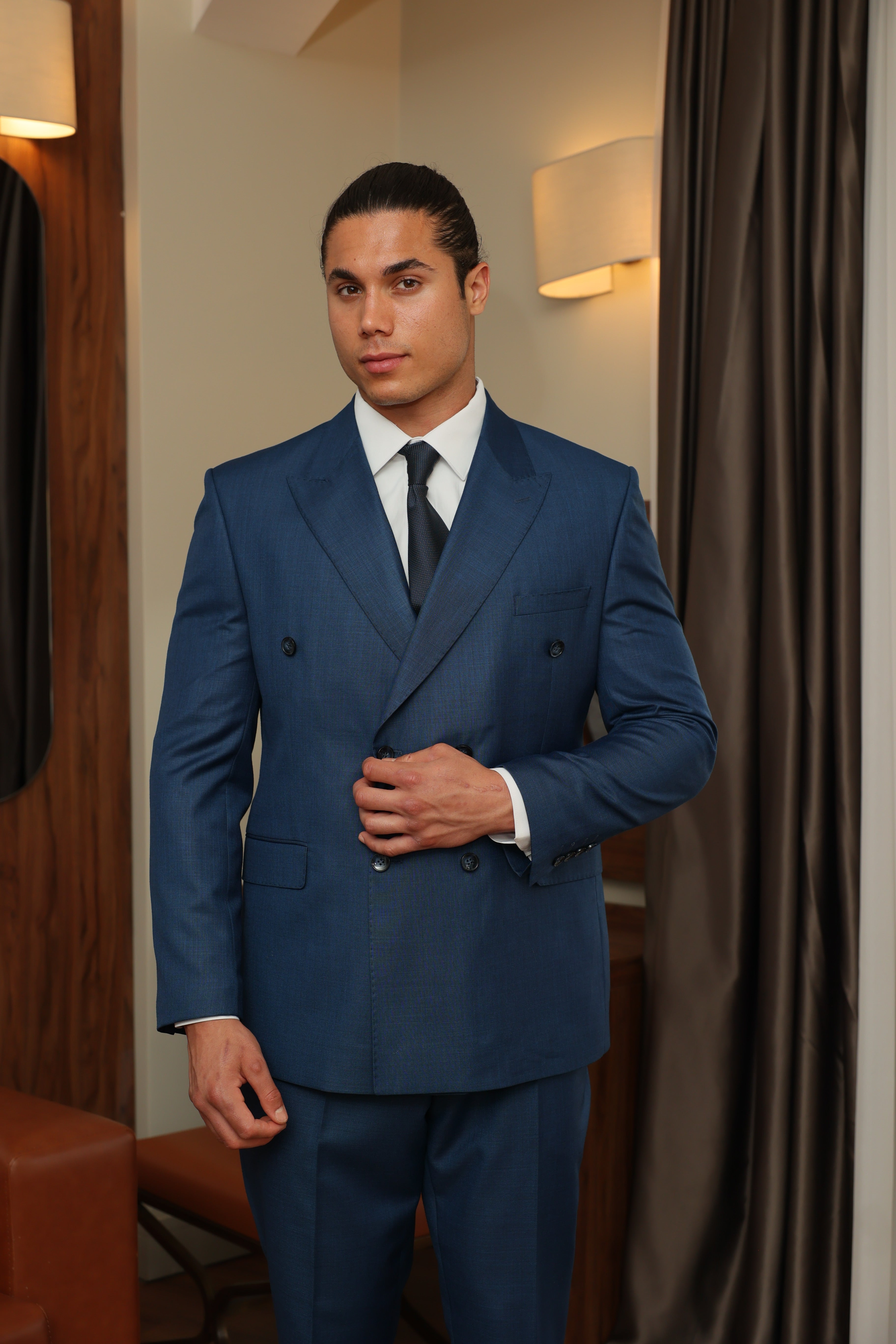 Blue Texture Double-Breasted Suit With Blue Crested Buttons for Men