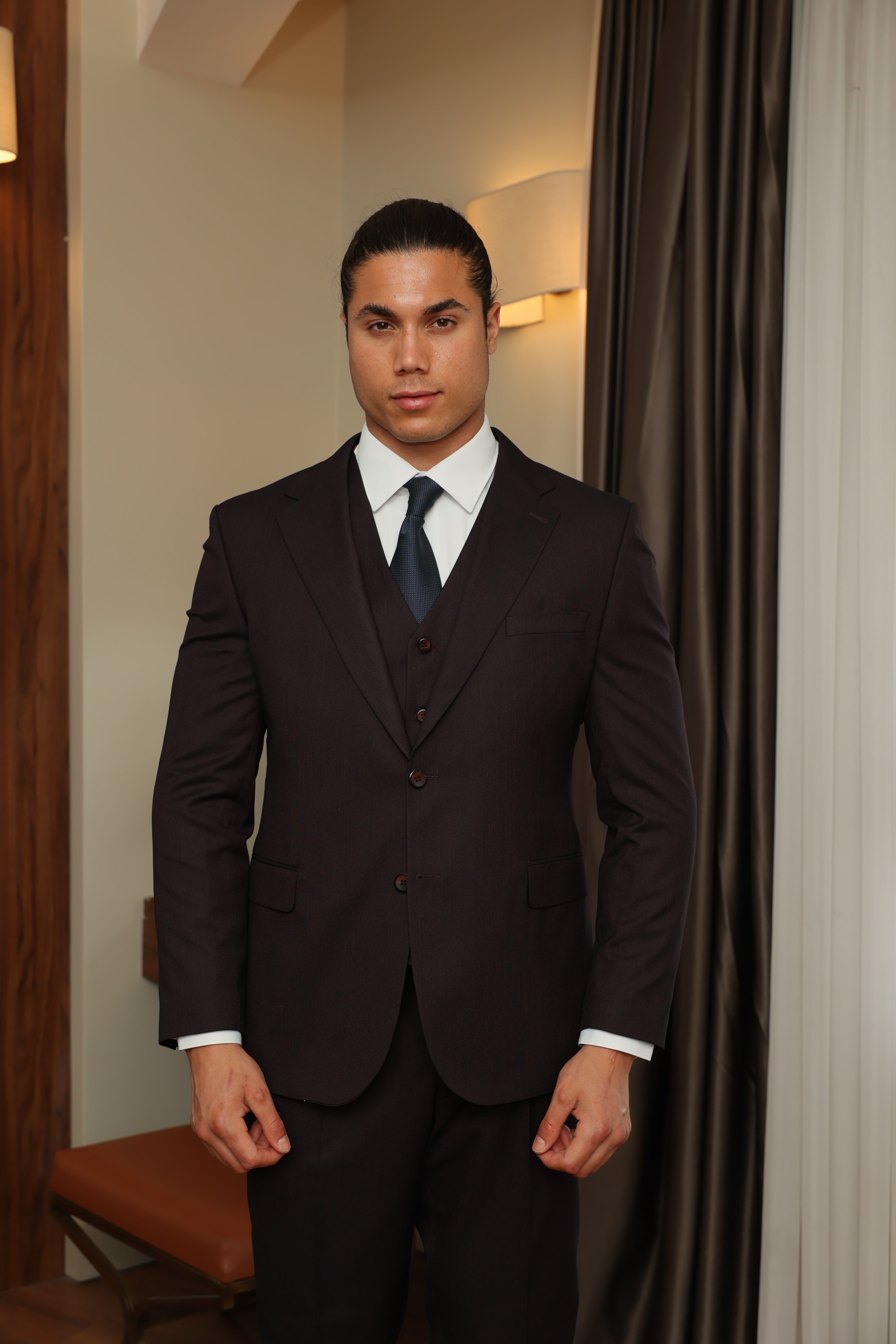 Menswear Purple Three-Piece Classic Suit 